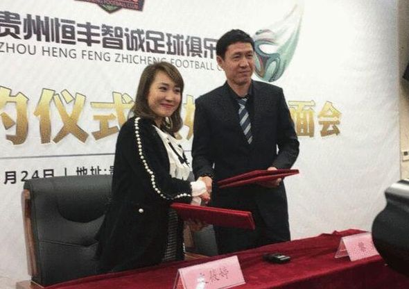 史密斯尴尬的说：我现在还不确定他们愿不愿意见我，如果他们不愿意见，我可能还要去找他们那个中间人斡旋一下，看看能不能争取到一个见面机会，如果见不到的话，那只能无功而返了。